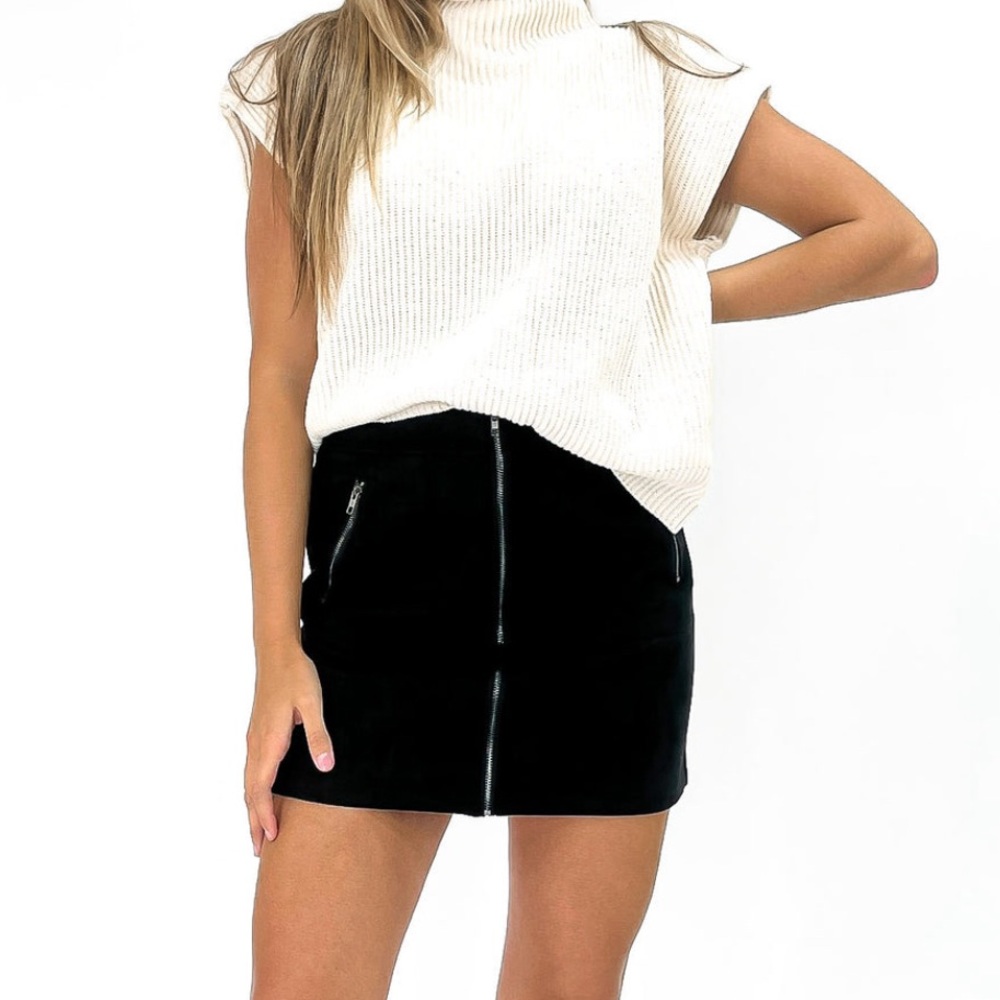 Edgy Expressions Black Skirt Silver Zipper